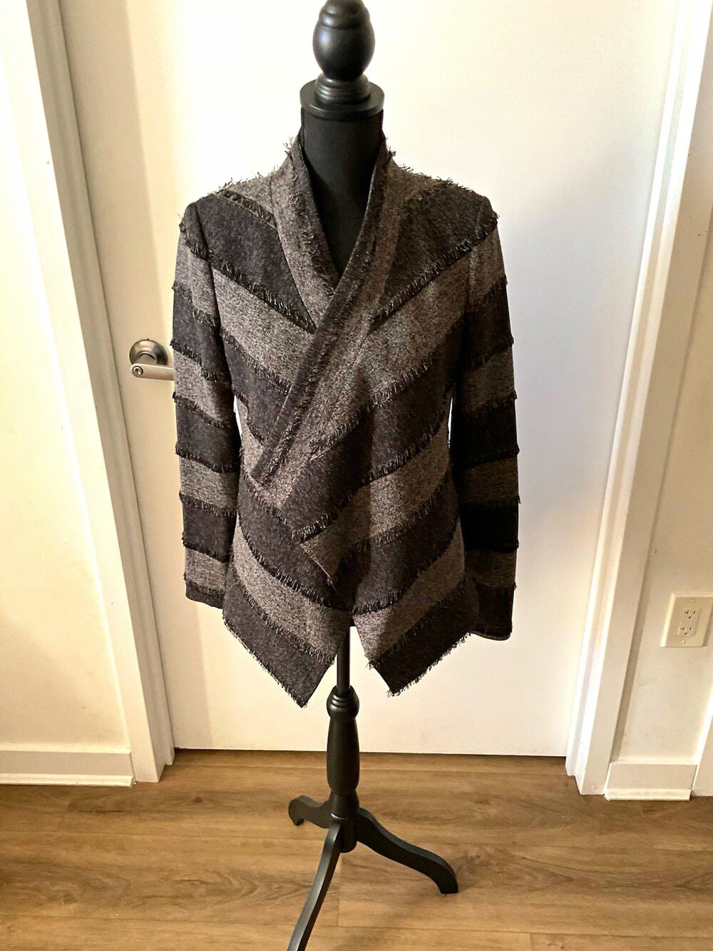 BCBGMAXAZRIA Audree Women’s Gray/Black Striped Open Front Lined Jacket, S